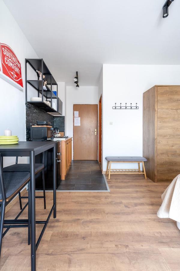Alto 1 Studio Apartment 로비니 외부 사진