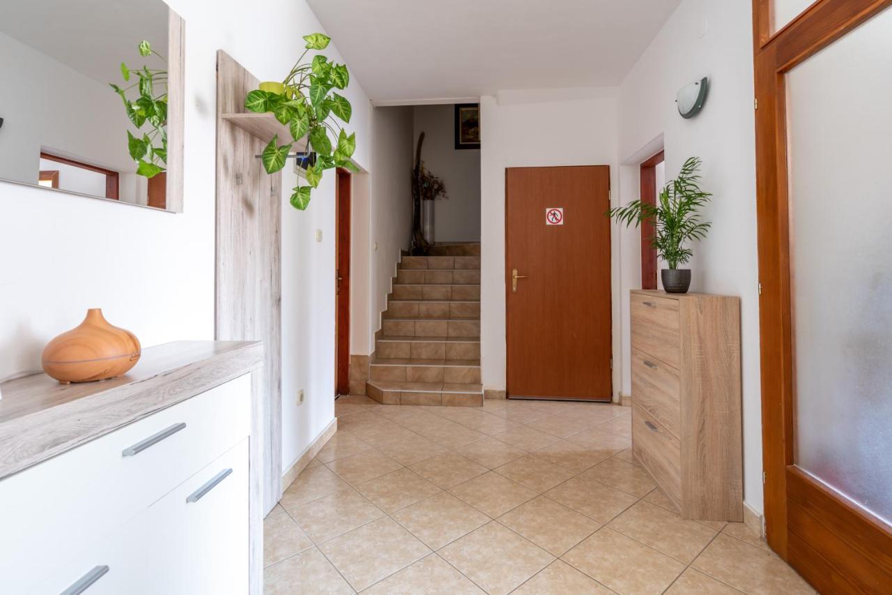 Alto 1 Studio Apartment 로비니 외부 사진