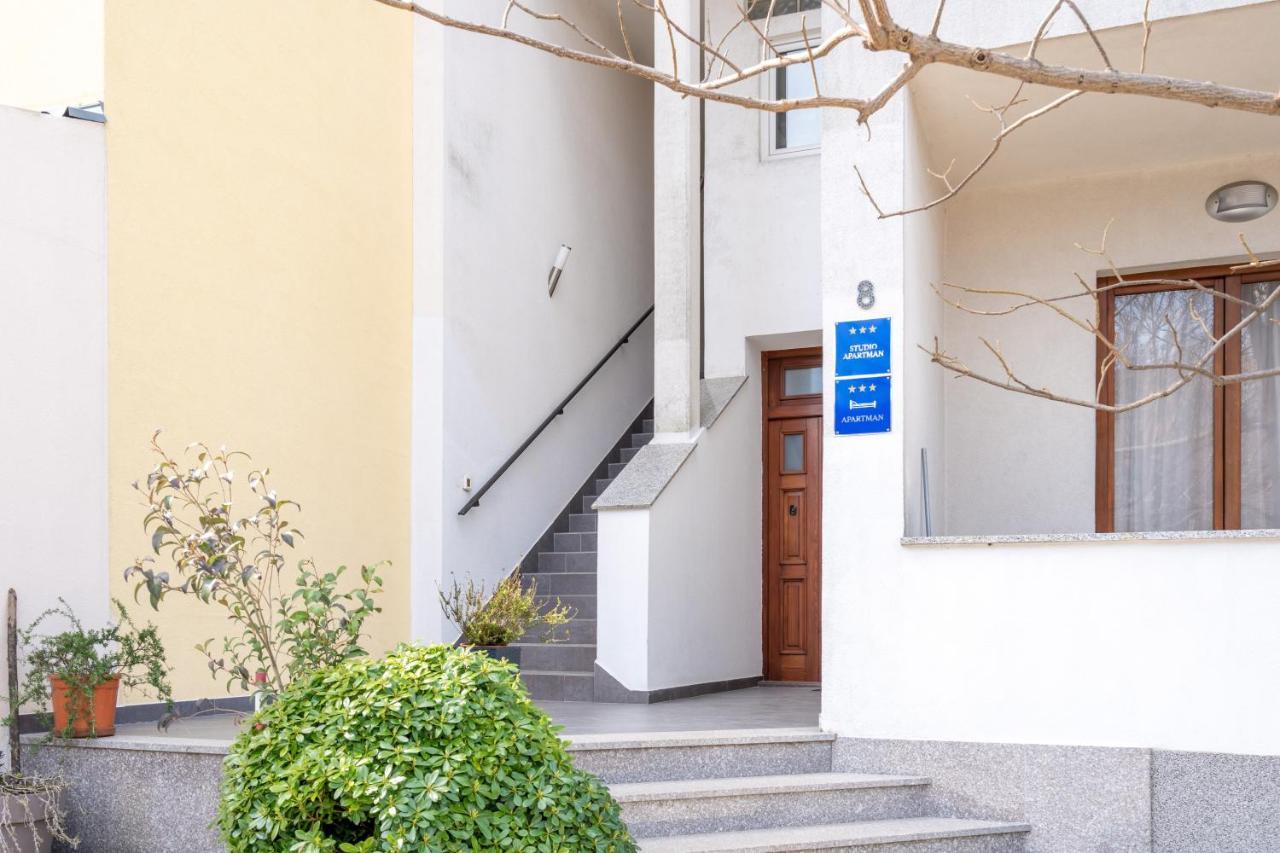 Alto 1 Studio Apartment 로비니 외부 사진