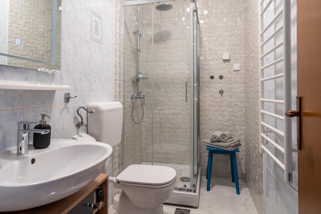 Alto 1 Studio Apartment 로비니 외부 사진